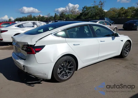 2020 Tesla Model 3 Long Range Dual Motor All-Wheel Drive z USA, uszkodzony, nr VIN 5YJ3E1EB7LF637536